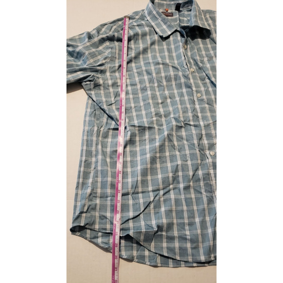 Van Heusen Long Sleeve XL Blue and White Checked Traveler Dress Shirt - Picture 4 of 9
